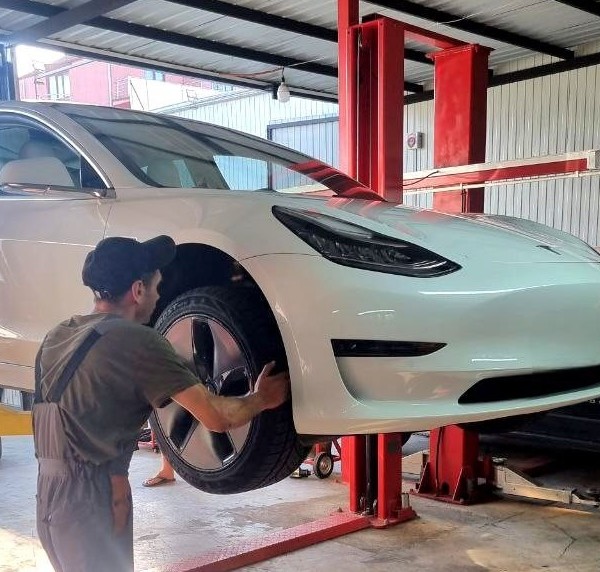 Фото из галереи автосервиса AutoClinic в Батуми